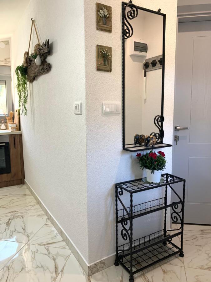 Markovic Village Apartments ウルツィニ エクステリア 写真